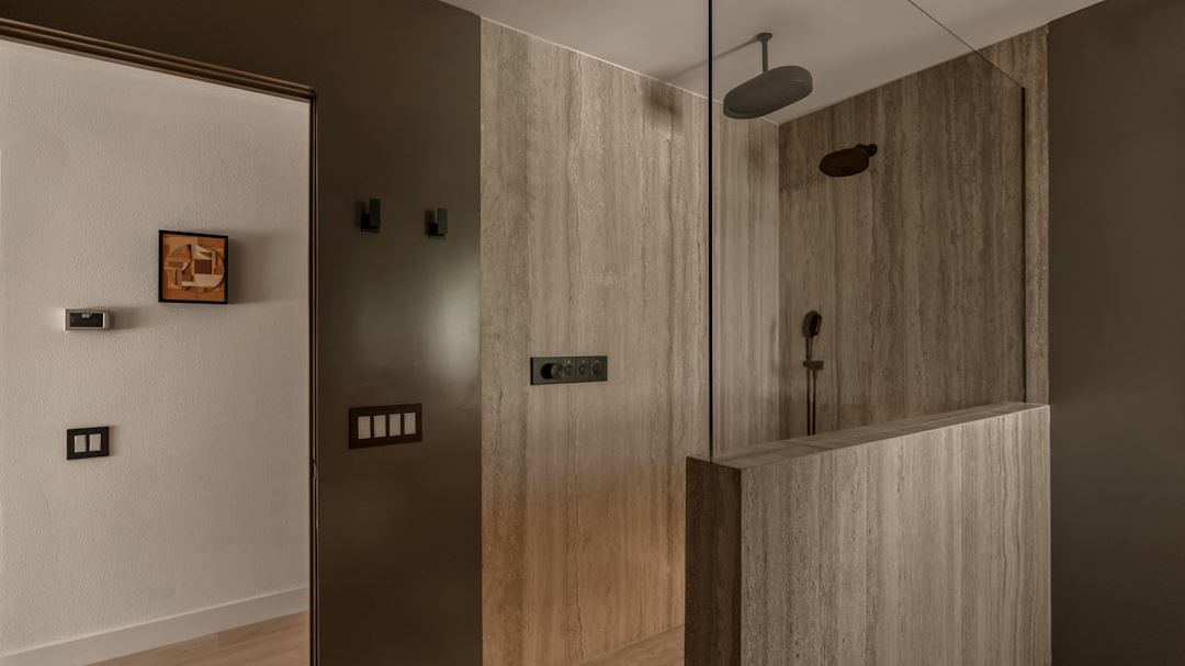Ultimate Guide to Walk Showers: Transforming Your Bathroom into a Modern Oasis