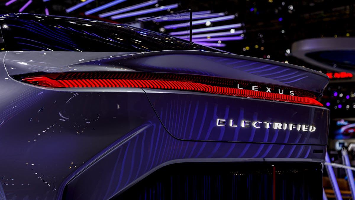 The Ultimate Guide to the Best Hybrid Cars in the United States: Combining Efficiency and Performance