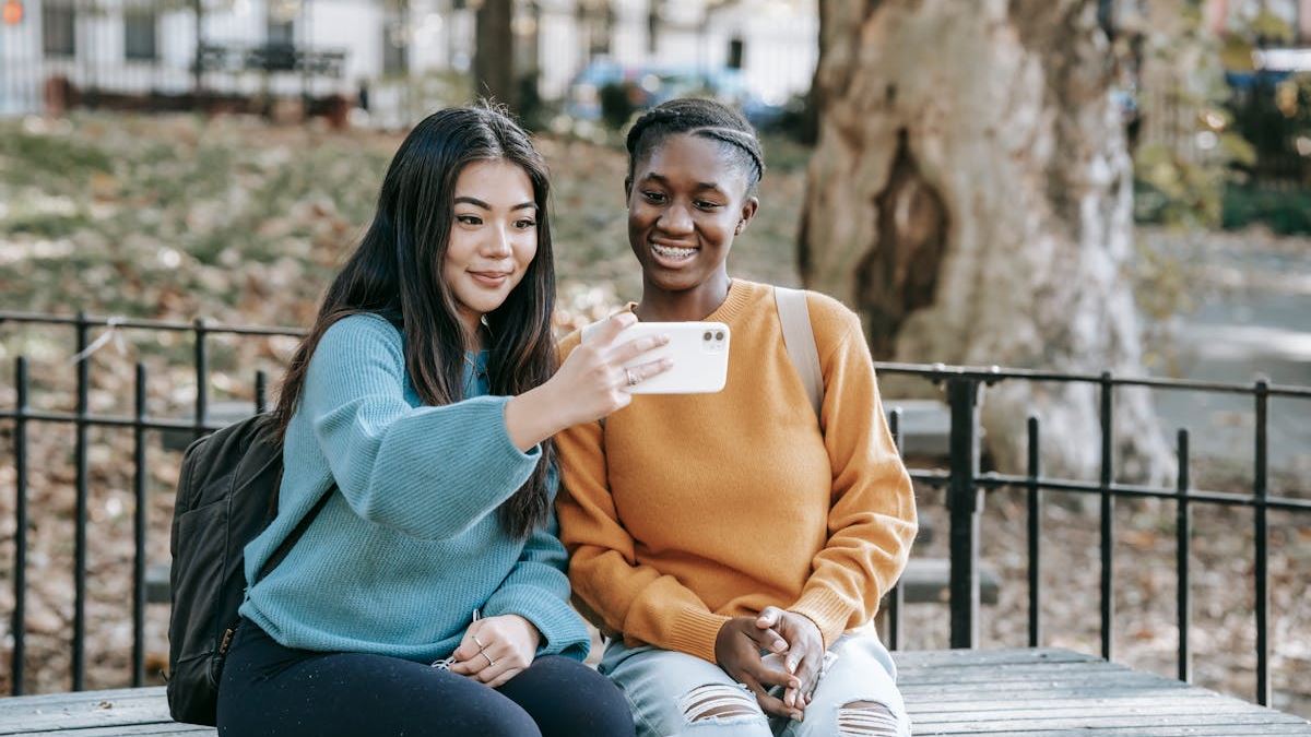 The Ultimate Guide to Choosing the Best Mobile Phones for Your Needs in 2024