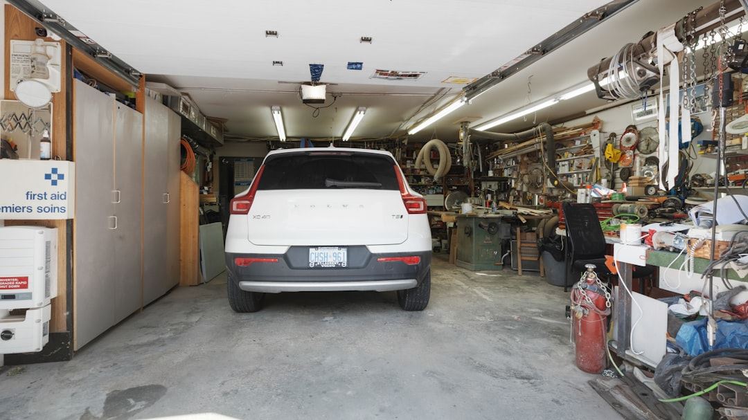 Comprehensive Guide to Selecting a Garage Door refurbishment Technician in the United States