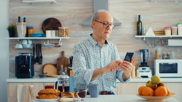 A Comprehensive Guide to the Cheapest Phone Service Seniors Nearby Can Rely On in the United States