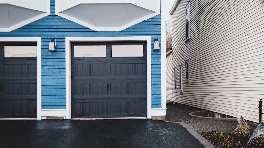 Finding the Top Closest Residential Garage Door Repair Companies in the United States