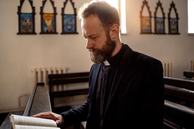 Empowering Your Finances: A Comprehensive Guide from a Christian Financial Expert