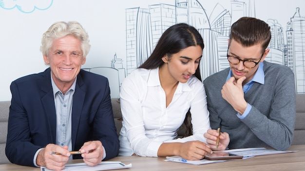 Choosing the Right Financial Advisor Companies in the United States: A Comprehensive Guide