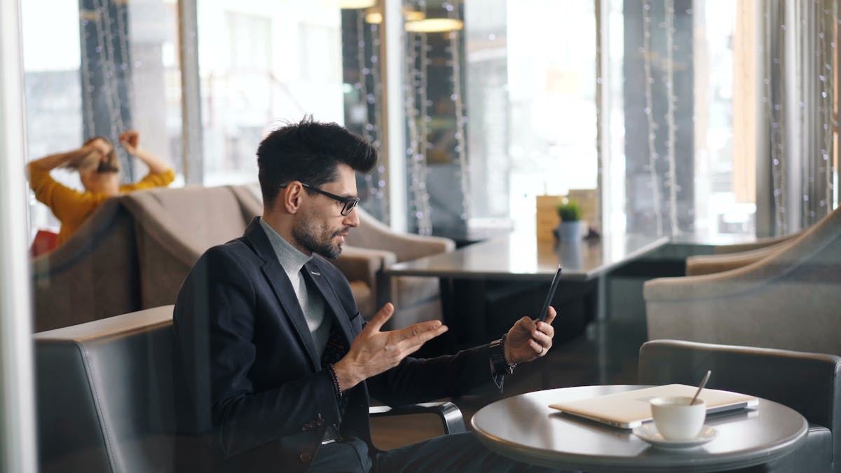 Mastering Conference Calls: Essential Tips for Seamless Virtual Meetings in 2024