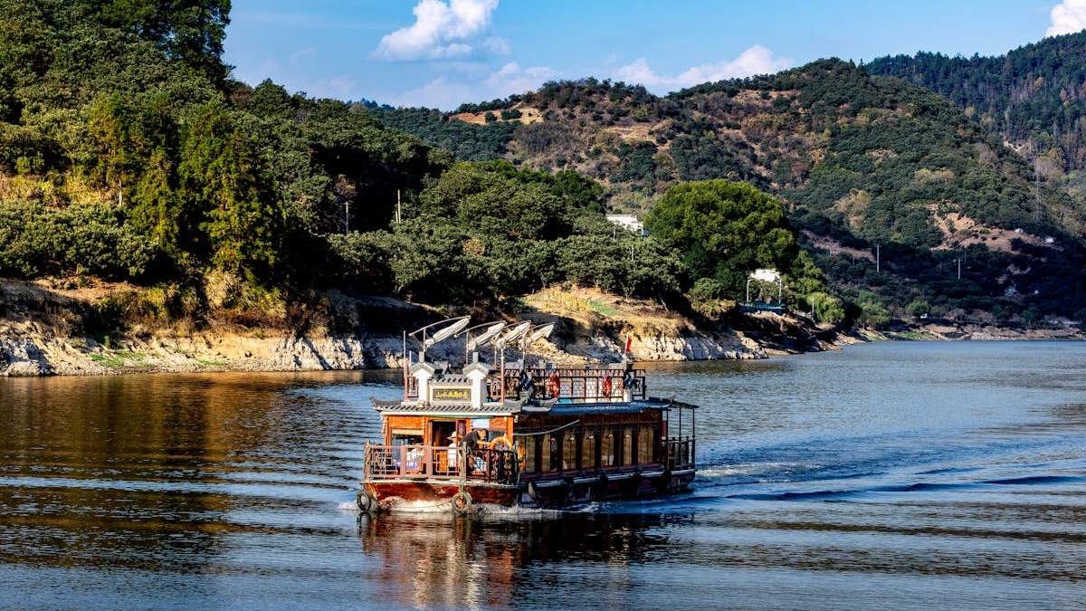 The Ultimate Guide to Lookup Boat Value: How to Determine Your Boat's Worth in the United States