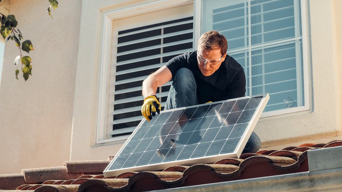 Finding the Best Solar Power Companies Near Me: A Comprehensive Guide to Residential and Commercial Solar Solutions in the United States