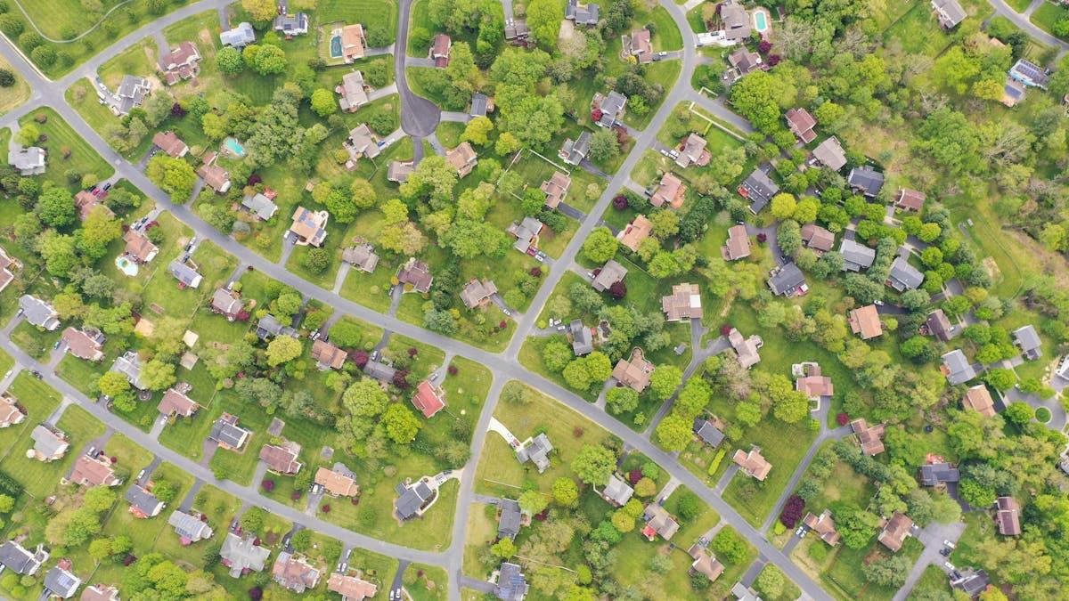 The Essential Guide to Choosing the Right Real Estate Agent in the United States