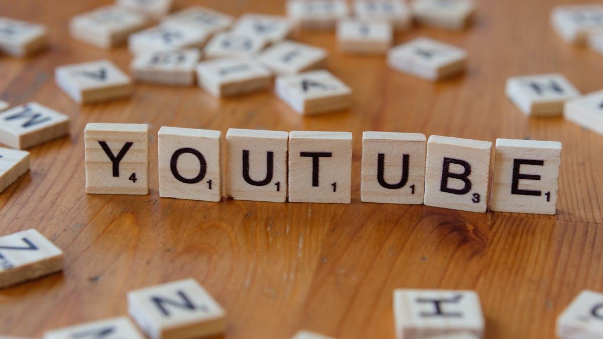 Exploring the Power of Social Media Online Communities in the United States