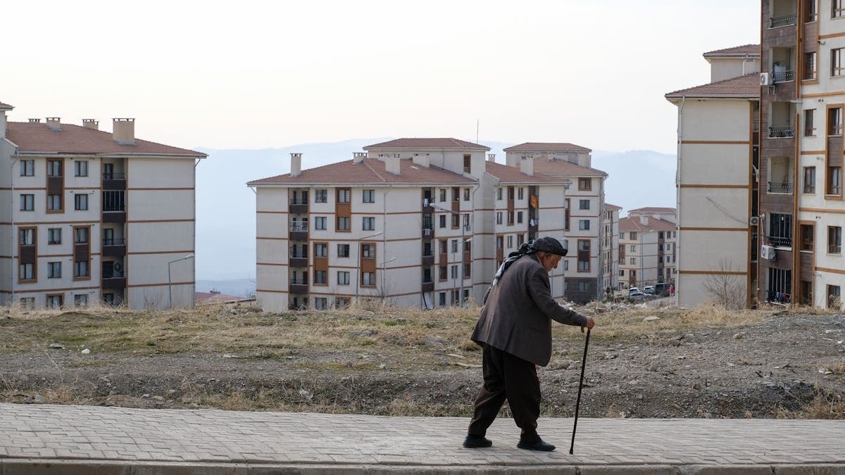 The Ultimate Guide to Senior Living Apartments in the United States: Comfort, Care, and Community