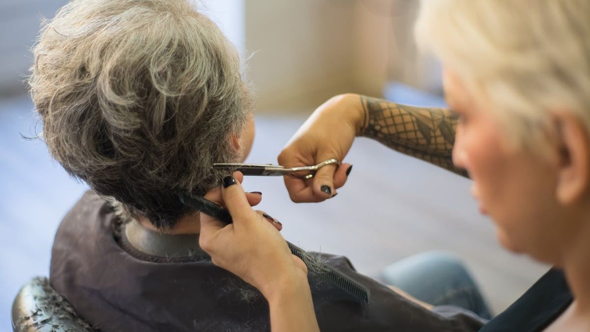 Timeless Elegance: The Best Haircuts for Seniors Over 70 in the United States