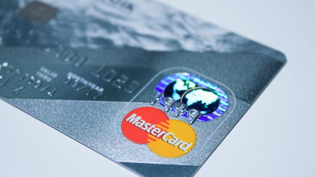 Effective Strategies to Help You <strong>Clear Your Credit Card Debt</strong> in the United States