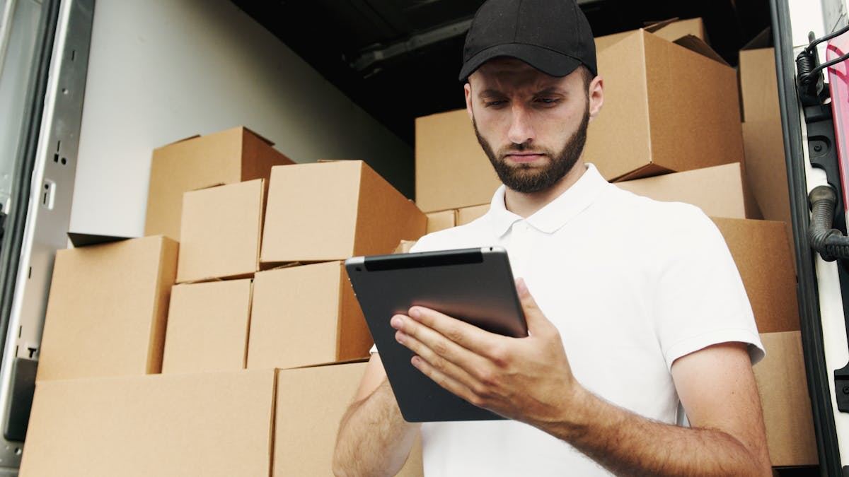 Revolutionizing Warehouse Management with AI Software: Transforming Logistics for the Modern Era