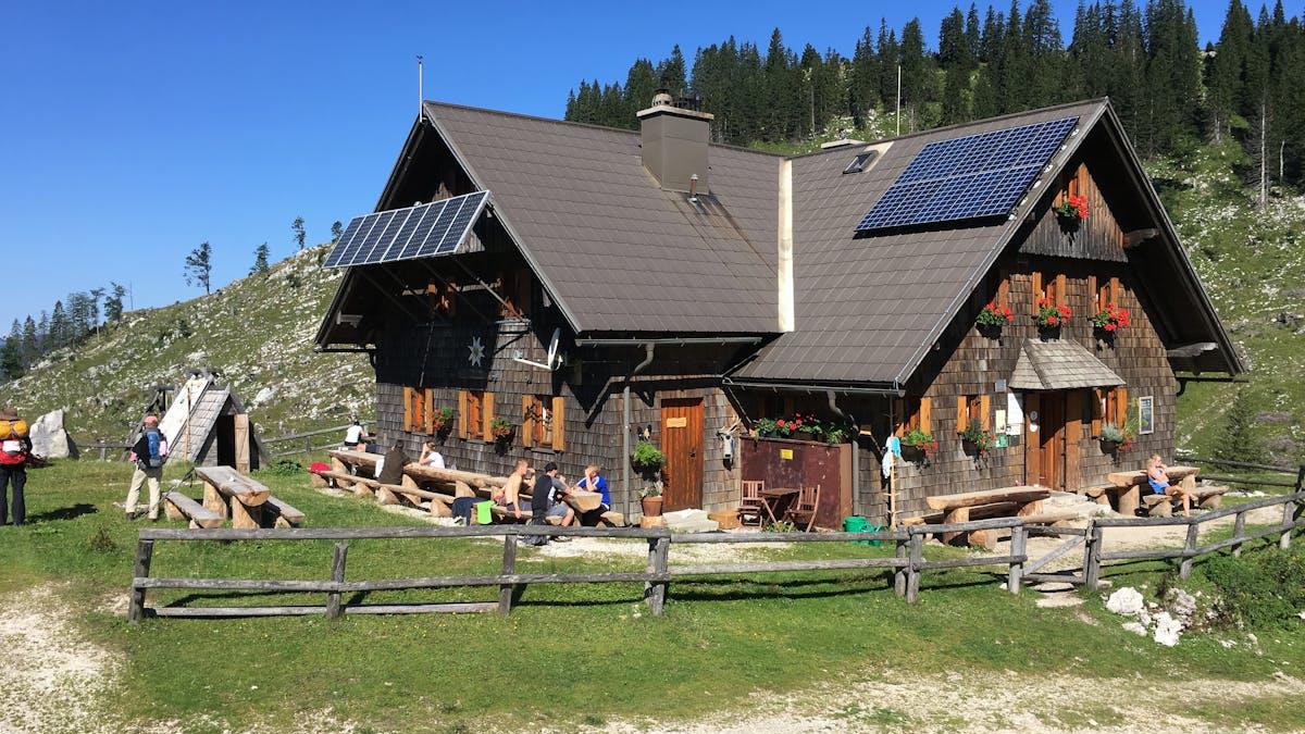 Transforming Your Home with Solar Panels: A Comprehensive Guide to Building a Solar Panels House in the United States