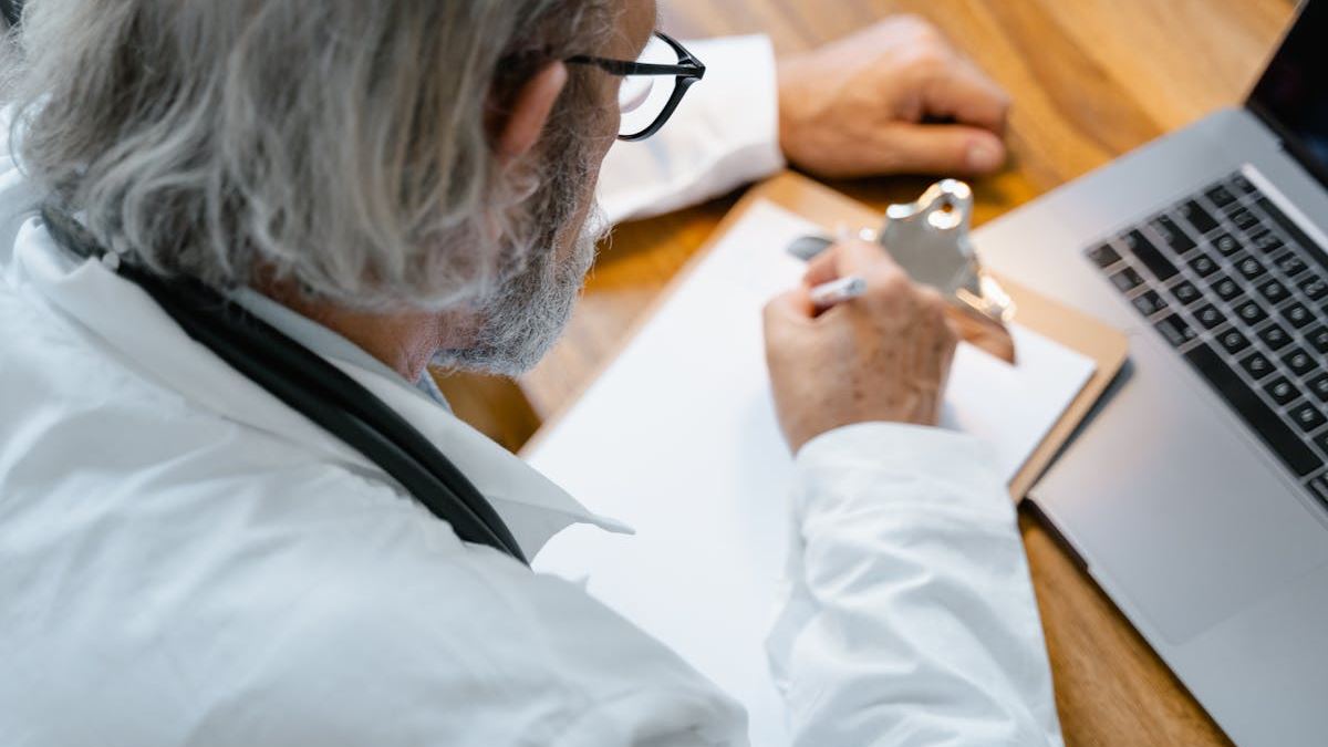 Enhancing Elderly Care with Advanced Medical Devices: A Comprehensive Guide for Caregivers and Families