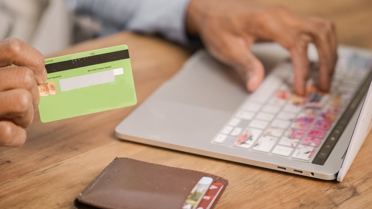 The Future of E-Commerce Shopping in the United States: Trends, Challenges, and Opportunities