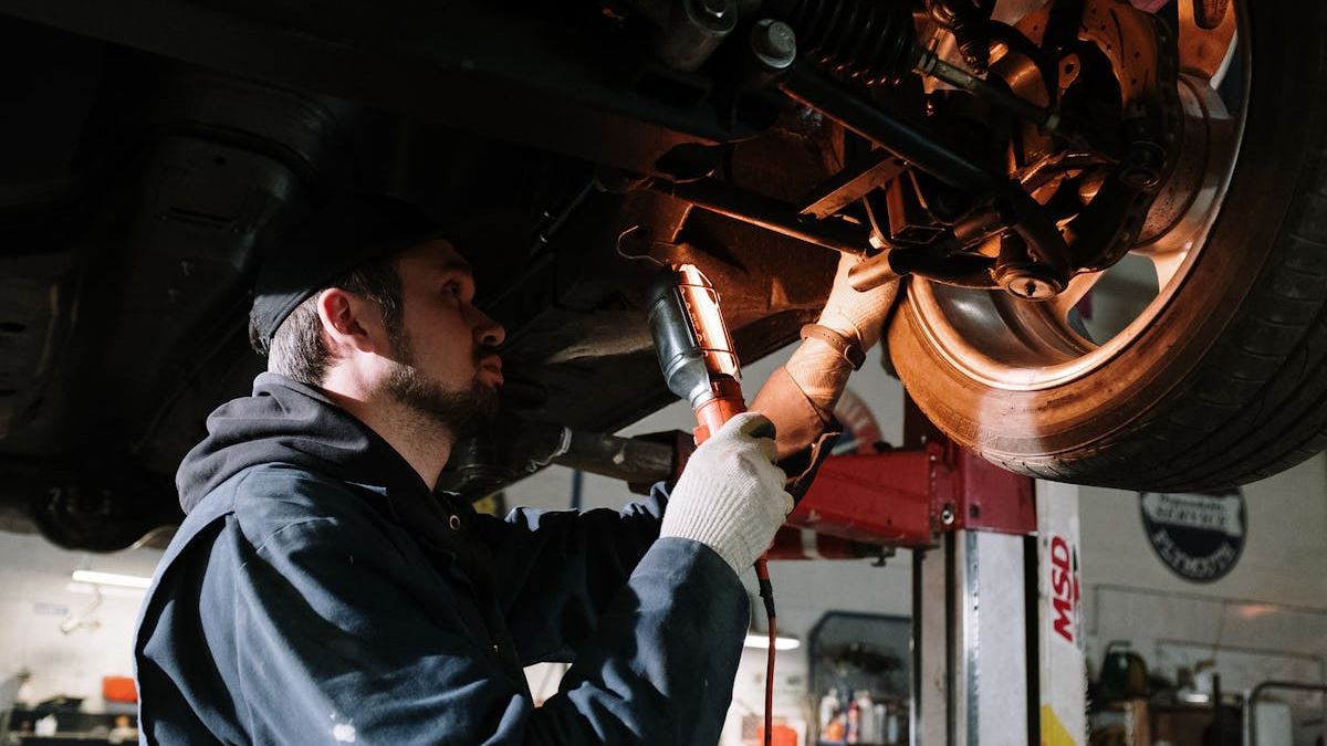 The Ultimate Guide to Choosing and Maintaining Local Residential Garage Doors Technician Services