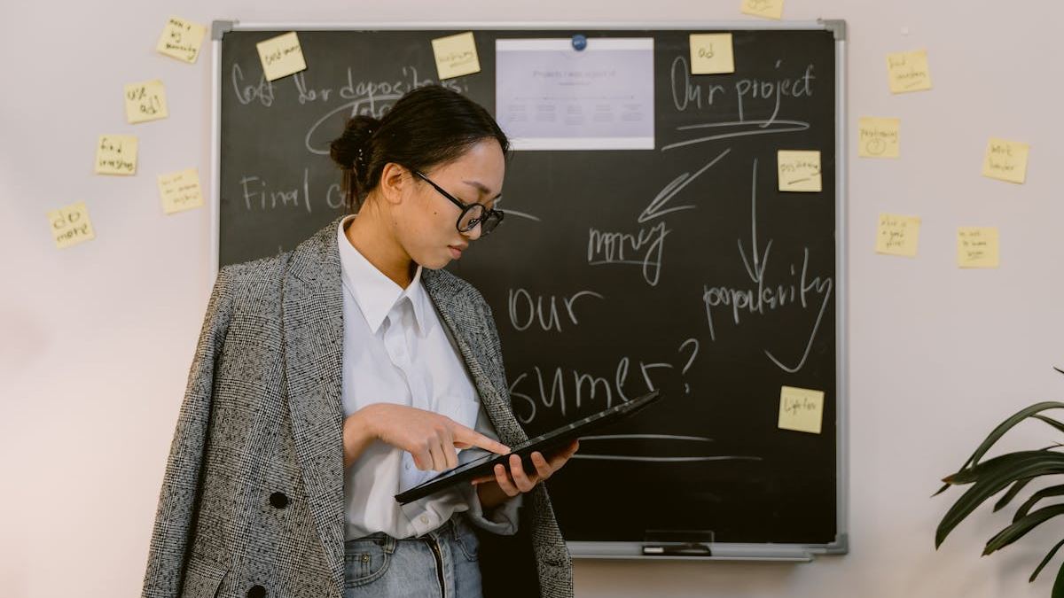 Empowering Financial Literacy: The Essential Role of a Financial Education Consultant in the United States
