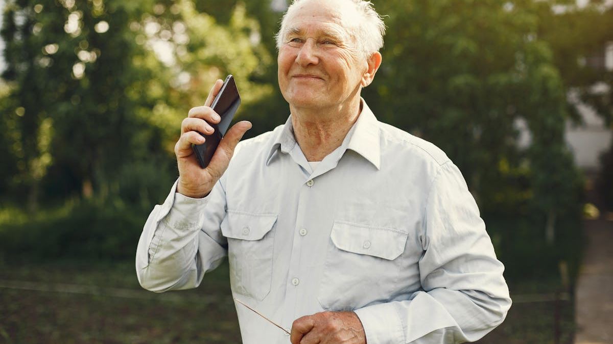 The Comprehensive Guide to Big Button Phones for the Elderly in the United States