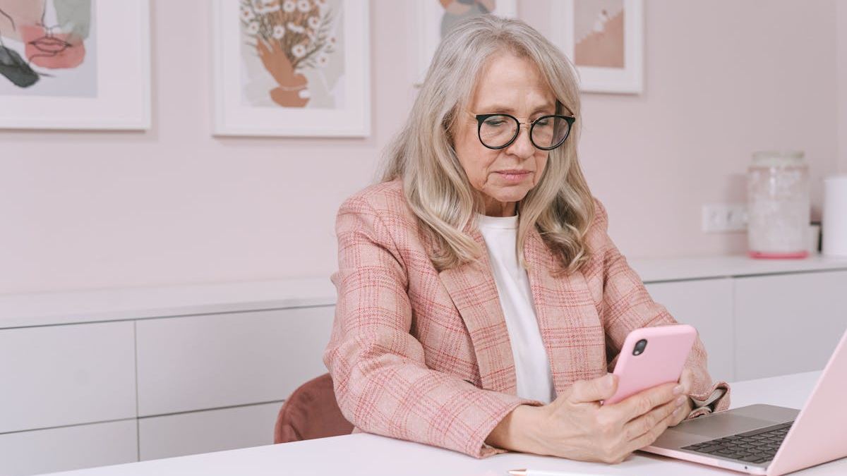 Empowering Seniors with Simplified Senior Smartphones: A Comprehensive Guide