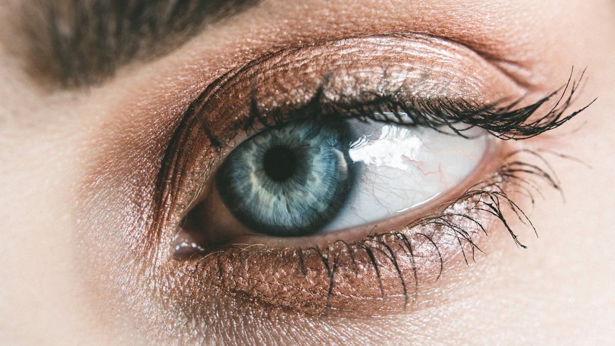 Understanding Eyelid Dermatitis: Symptoms, Causes, and Comprehensive Insights