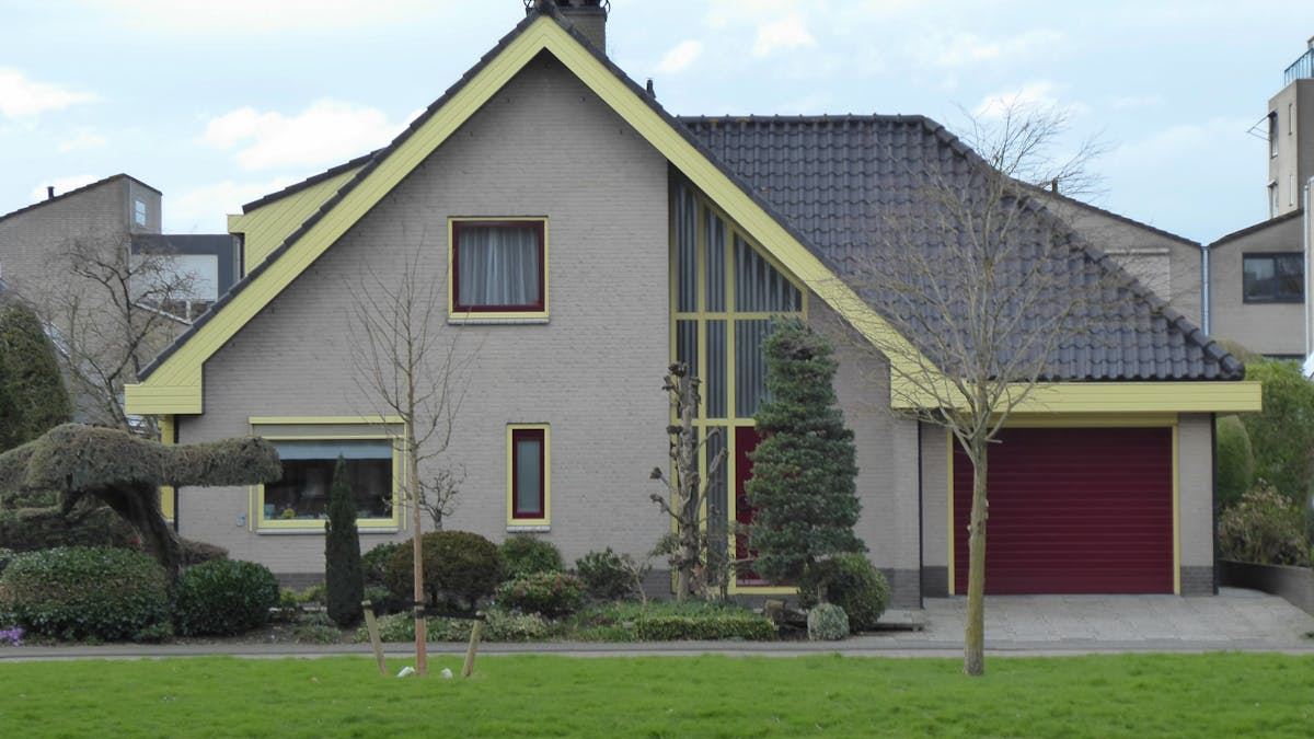 Comprehensive Guide to Hiring a Residential Garage Doors Refurbishing Technician