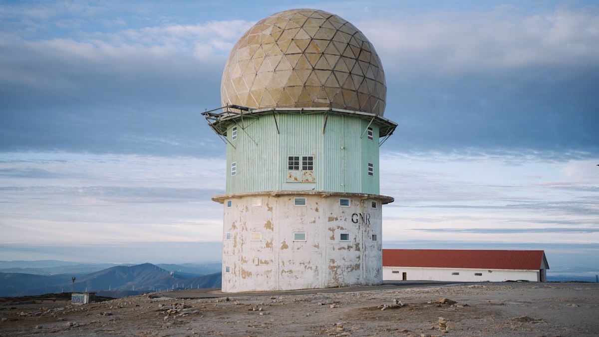 Comprehensive Guide to Cloud Monitoring Solutions for Hybrid Environments