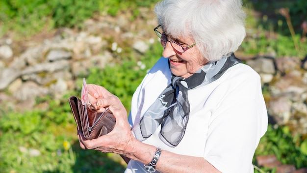 The Ultimate Guide to the Best NN5 Vanguard Funds for Seniors in the United States