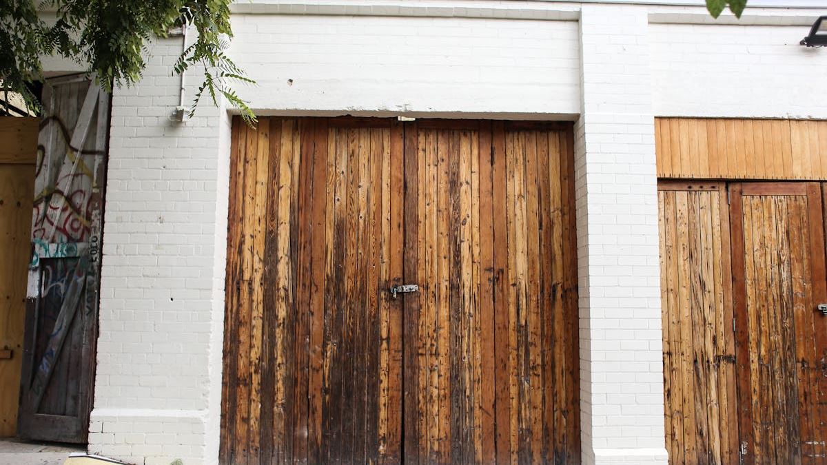 Your Ultimate Guide to Finding the Nearest Garage Door Repairing Service in the United States