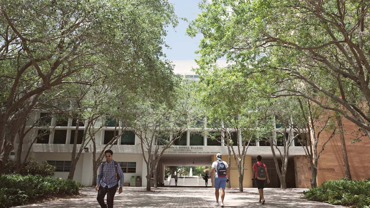 Finding the Perfect College Near Me: A Comprehensive Guide to Choosing Your Ideal U.S. Institution