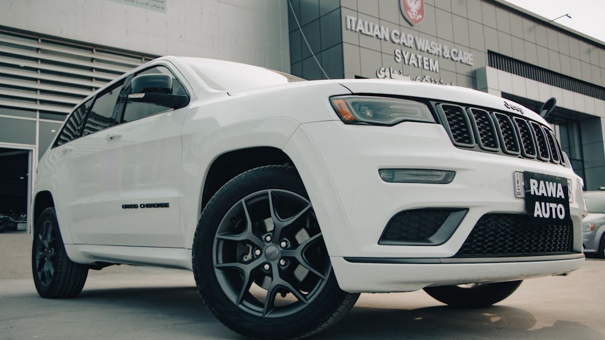 Comprehensive Review of the Jeep Grand Cherokee L: Elevating Luxury and Performance in the Midsize SUV Segment