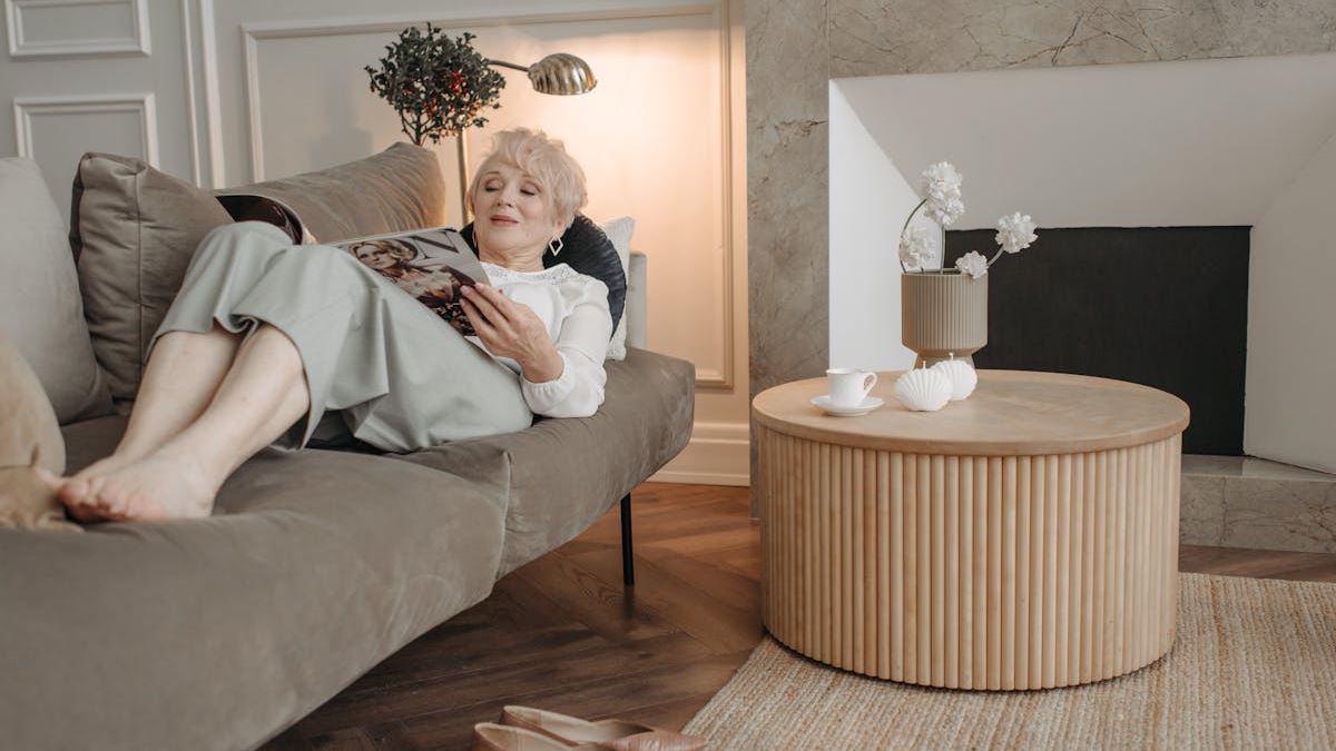 Embracing Style and Elegance: The Best Short Haircuts for Women Over 60