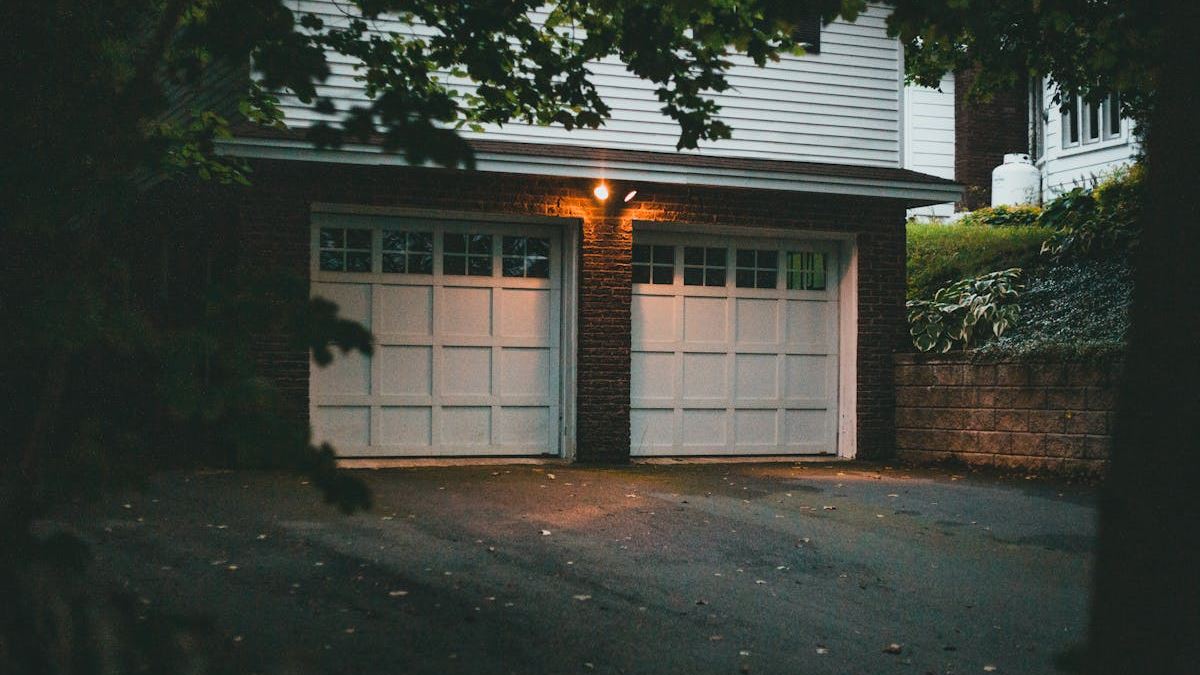 Choosing the Right Residential Garage Doors Technician Near You: A Comprehensive Guide