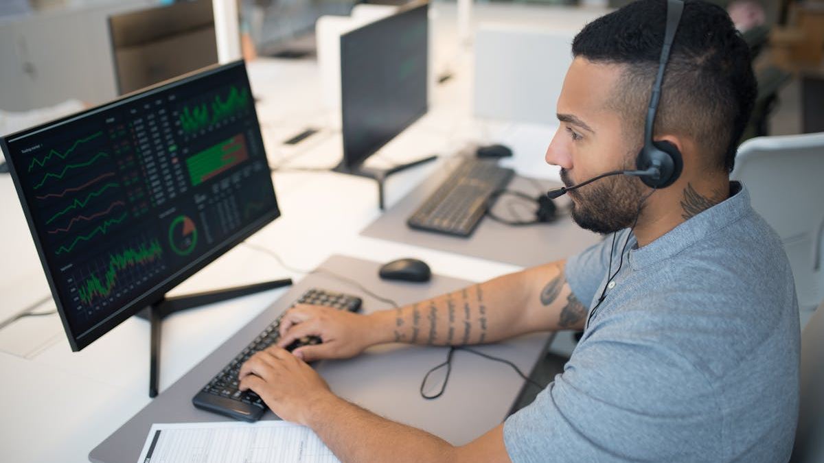 The Ultimate Guide to Choosing the Best Data Center Services in the United States