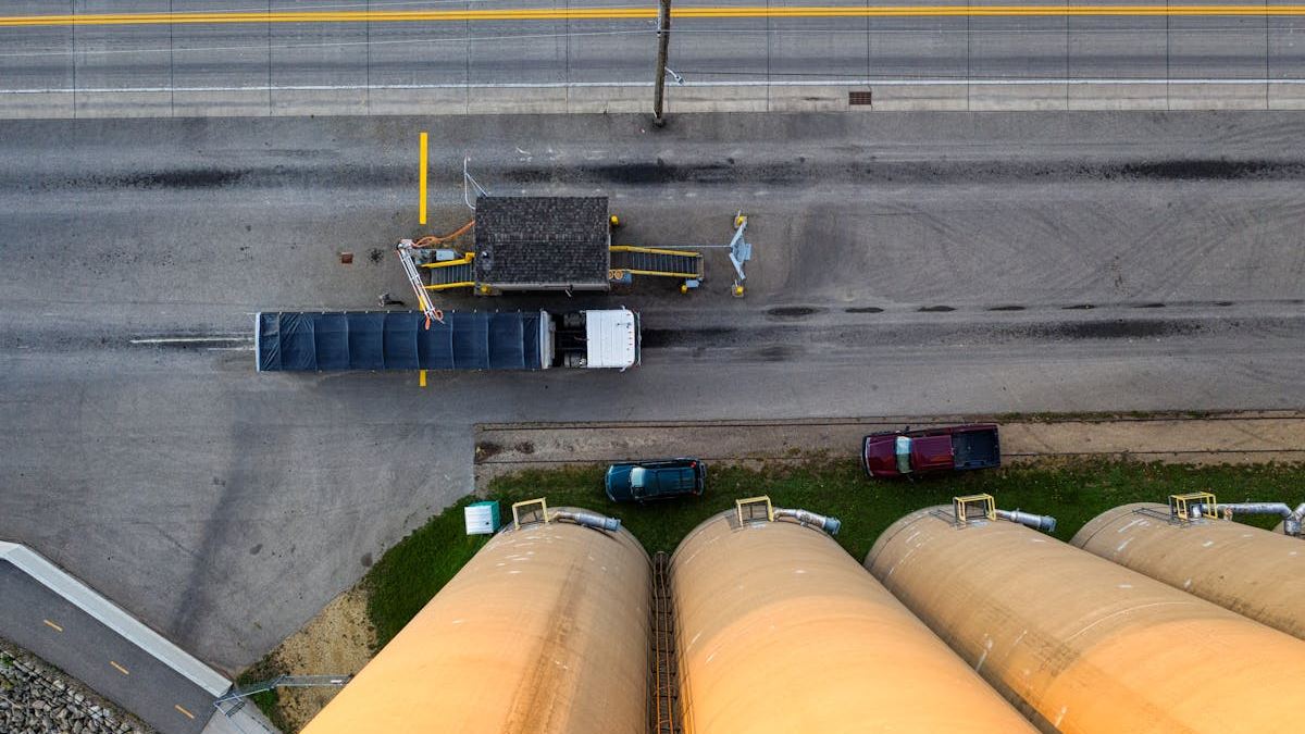 Comprehensive Guide to Commercial Truck Insurance in the United States