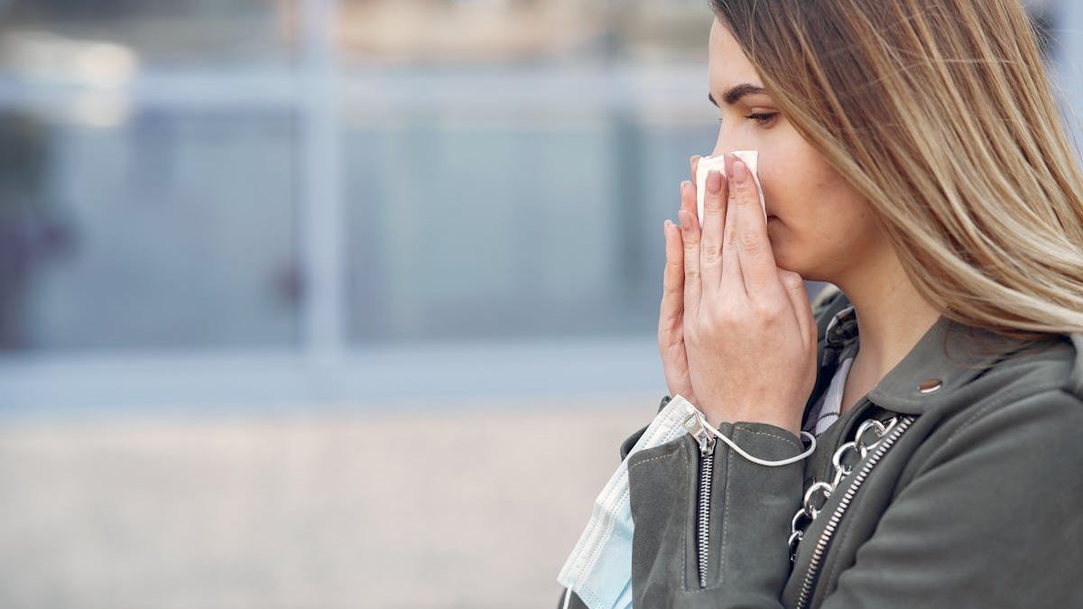Understanding Bronchitis Symptoms: A Comprehensive Guide to Recognize and Manage Respiratory Illness