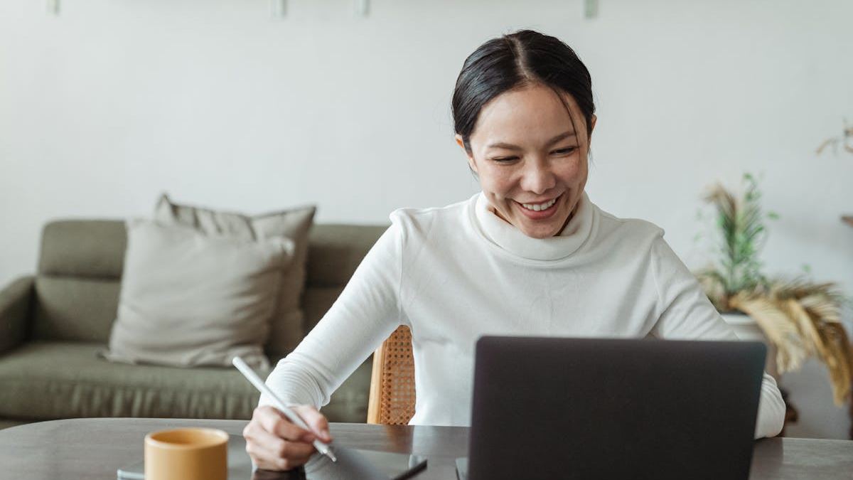 Unlocking Success with an Accredited Online Associates Business Degree
