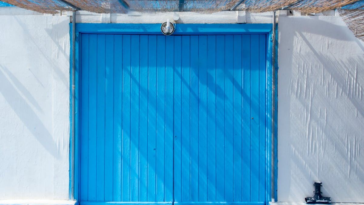 Finding the Best Residential Garage Doors Technician Near You: A Comprehensive Guide