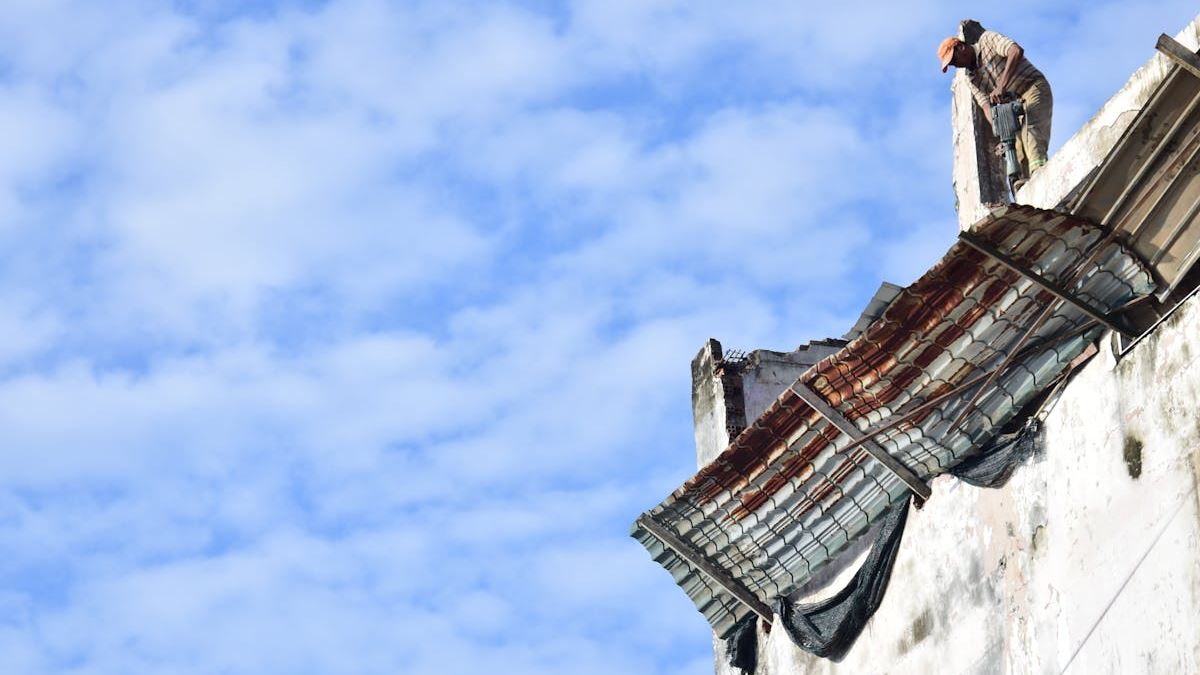 Comprehensive Guide to Finding Reliable Roofing Services Near Me in the United States