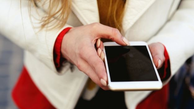 The Ultimate Guide to Choosing the Right Smartphone in 2024