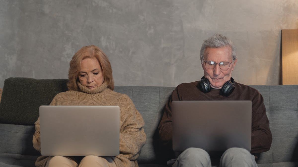 Empowering Seniors Over 60: Unlocking the Benefits of Free Internet Access