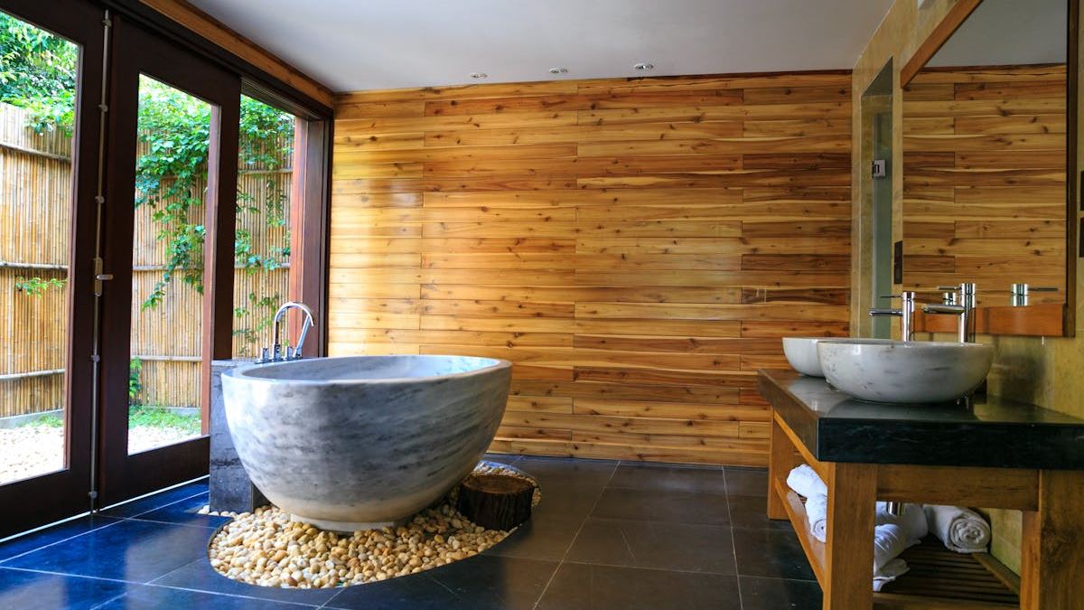 The Ultimate Guide to Choosing a Free Standing Bathtub for Your Modern Bathroom