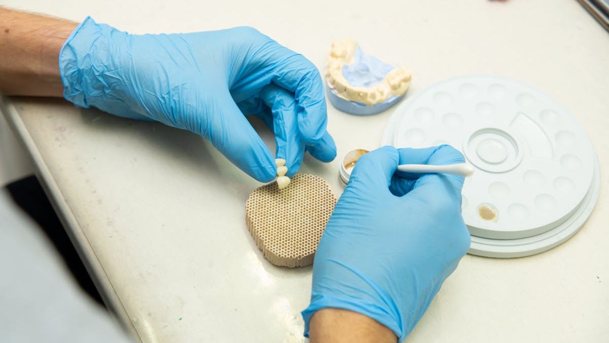 Choosing the Right Implant Center in the United States: A Comprehensive Guide for Patients