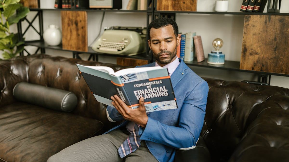 The Essential Guide to Financial Advisors Education in the United States