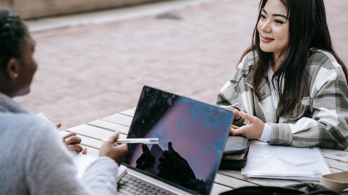 Mastering the Art of Taking Online College Courses: A Comprehensive Guide for Students in the United States