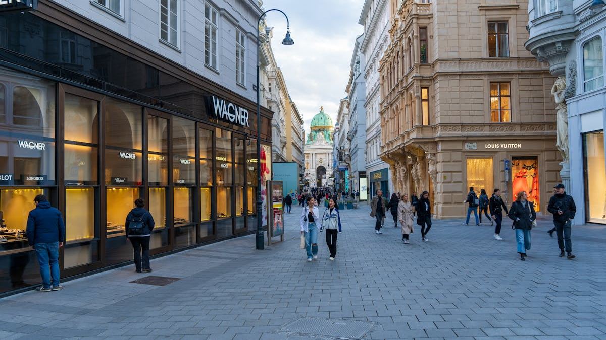 Experience the Pinnacle of Elegance: Exploring Luxury Cultural Tours Online