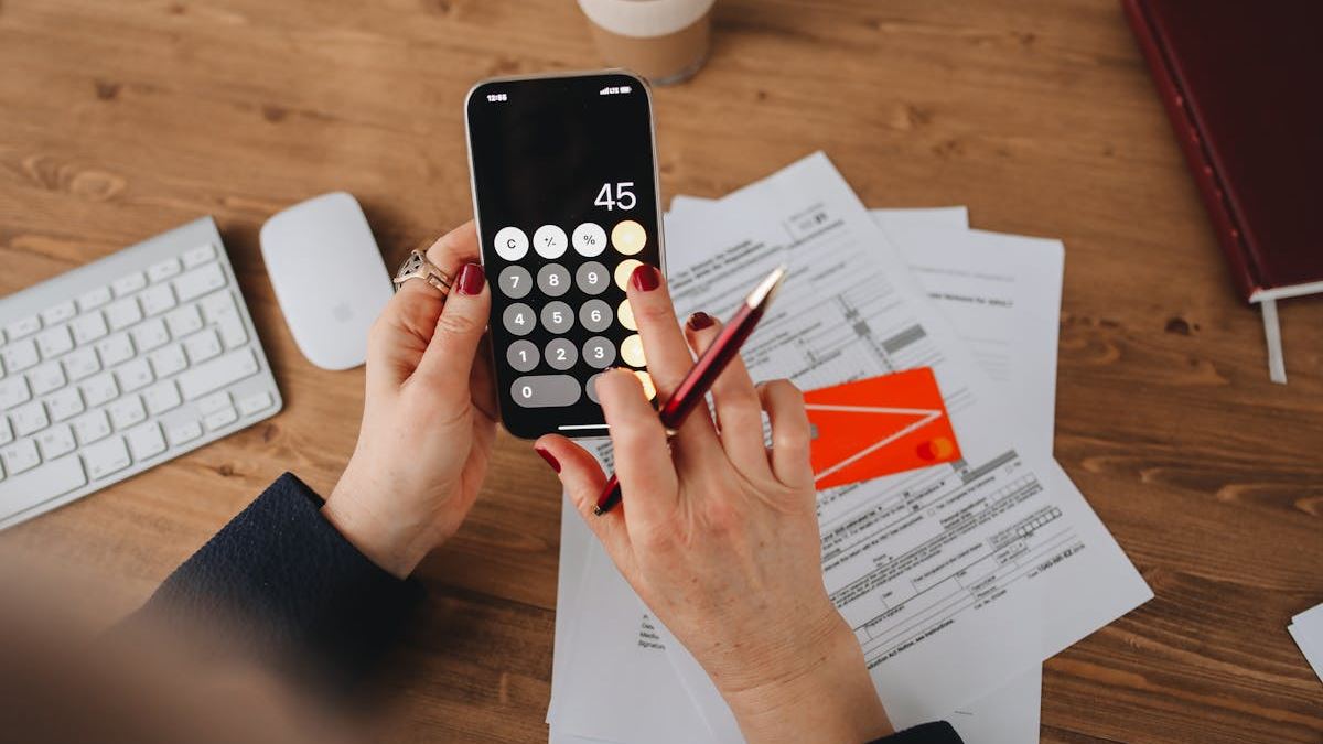 The Ultimate Guide to No Fee Checking Accounts: Benefits, Selection Tips, and What to Expect