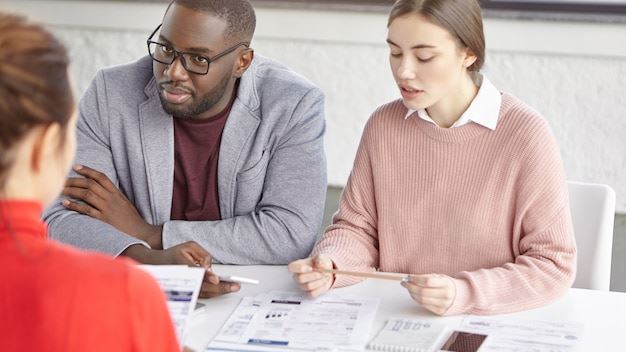 Navigating Your Financial Future: The Essential Guide to Choosing a Financial Advisor in the United States