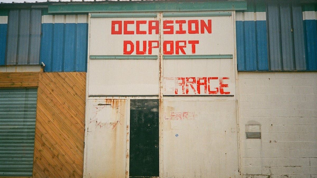 Comprehensive Guide to Garage Doors Repairs: Ensuring Safety and Functionality