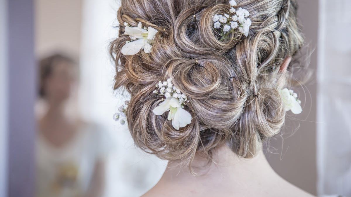 Discover the <strong>Best Hairdos for Fine Hair Over 70</strong>: Top 10 Styles for a Youthful and Stylish Look